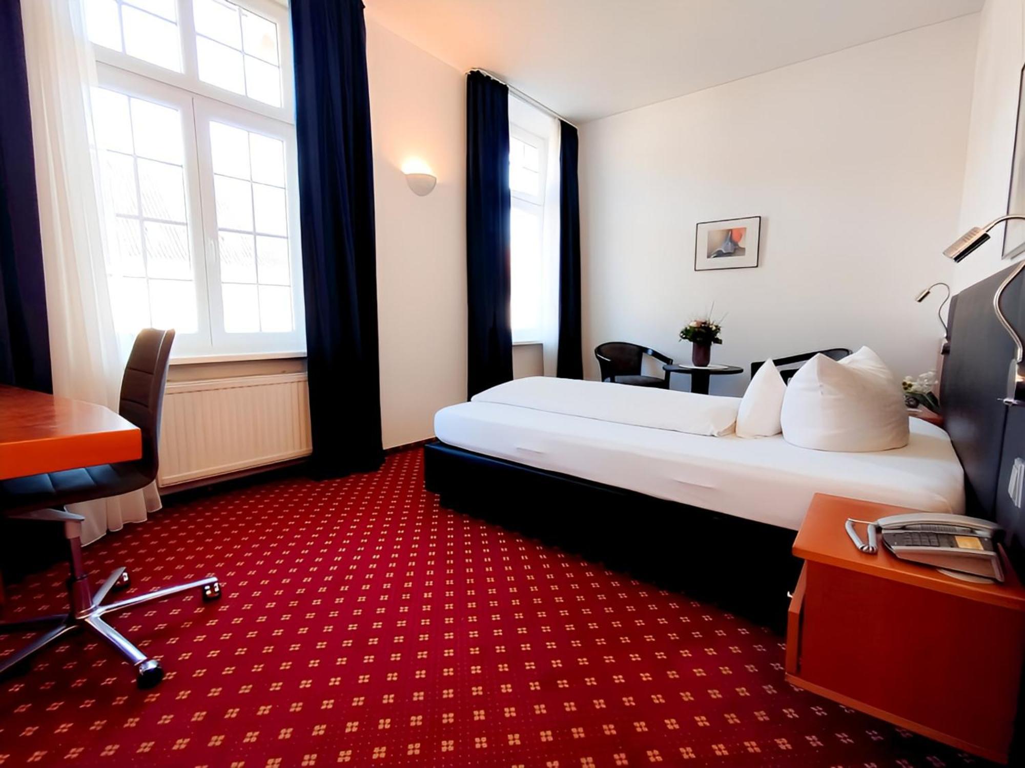 Hotel Schwert 라슈타트 외부 사진