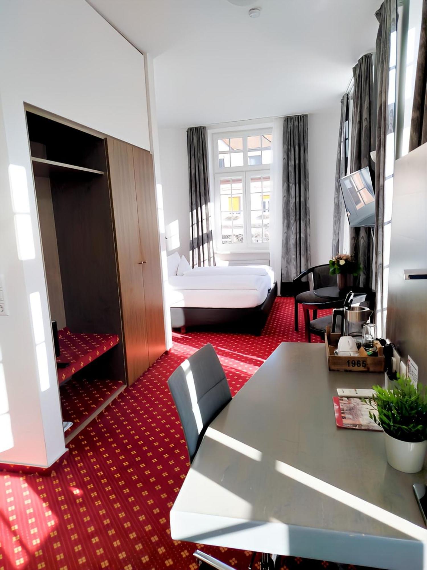 Hotel Schwert 라슈타트 외부 사진