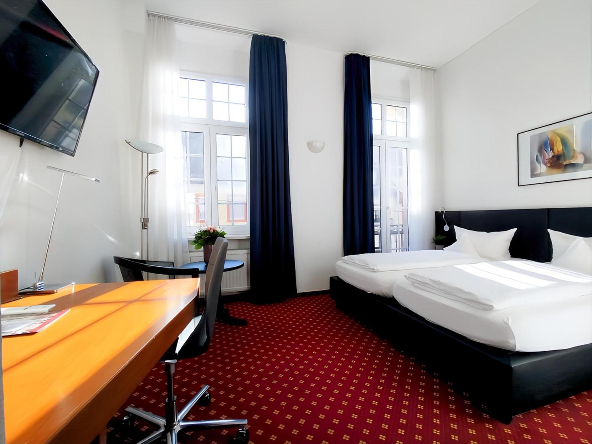 Hotel Schwert 라슈타트 외부 사진